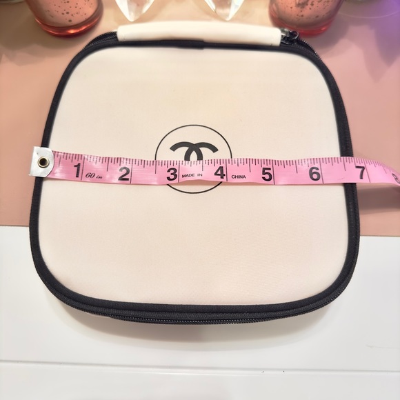 🎉HOST PICK 💖Chanel Le Beiges Cosmetic Bag - Picture 5 of 5